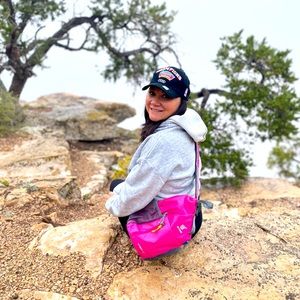 Meet your Posher, Jenai